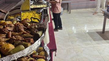 Room, 1 Bedroom, Accessible, Smoking | Dining