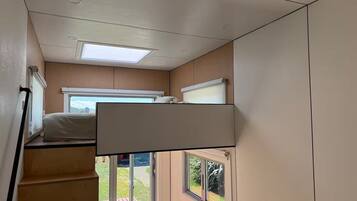 Internet, bed sheets