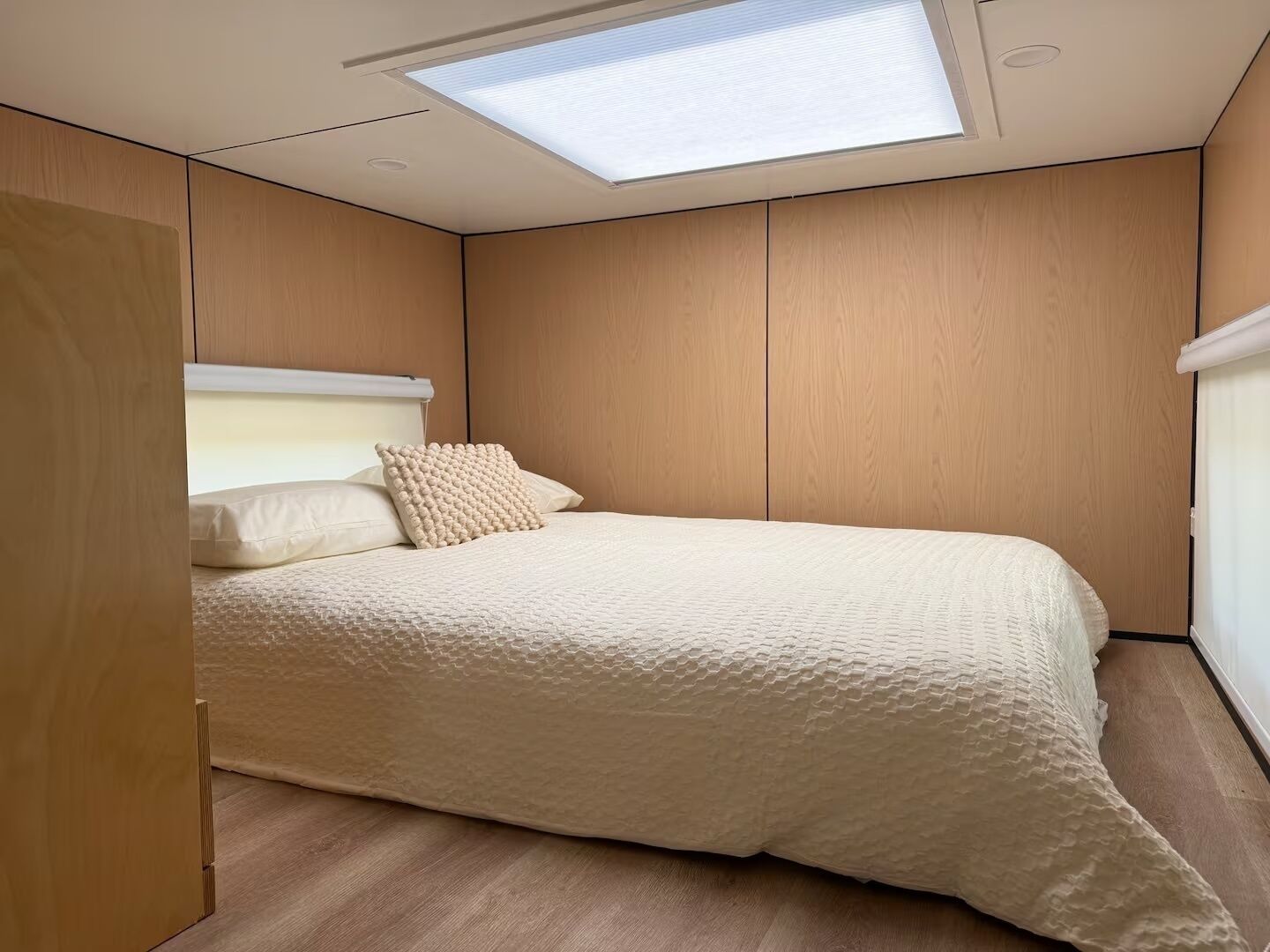 Internet, bed sheets