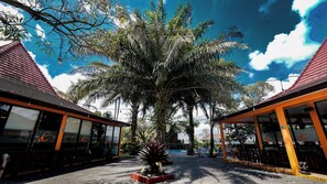 Pool - Tripletree Ciptaningati Culture Hotel (Batu)