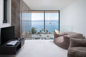 Smart TV - Luxury Villa Hedonia (Brela)