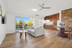 TV - Seculded Beach Pad overlooking the beautiful Solitary Islands (Sapphire Beach)