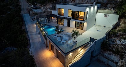 Villa Lana by Villas Guide