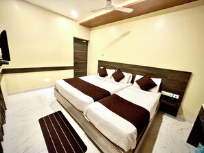 مكتب ومساحة عمل للكمبيوتر المحمول وواي فاي مجانًا