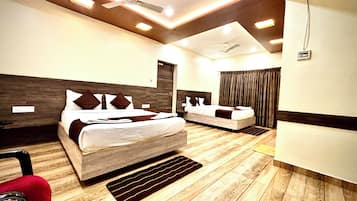 Desk, laptop workspace, free WiFi