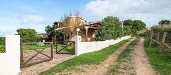 Villa Smeraldo, 450 metres from Le Saline Beach