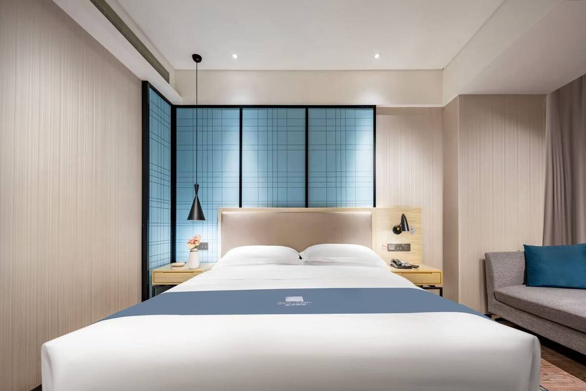 Premium bedding, down comforters, memory foam beds, desk