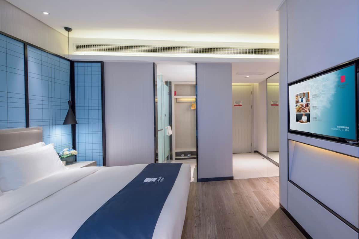 Premium bedding, down comforters, memory foam beds, desk