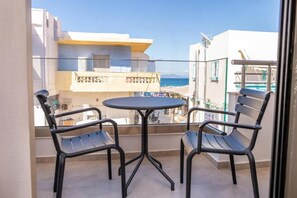 Apartment, Balkon, Stadtblick | Speisen im Freien