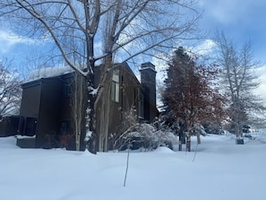 Exterior - Cozy condo in Park City, 100 m from PCMR, 5 mins bus ride to Main Street (Park City)
