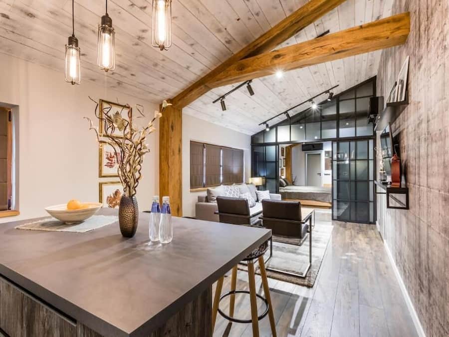 Deluxe Apartment, City View | Interior