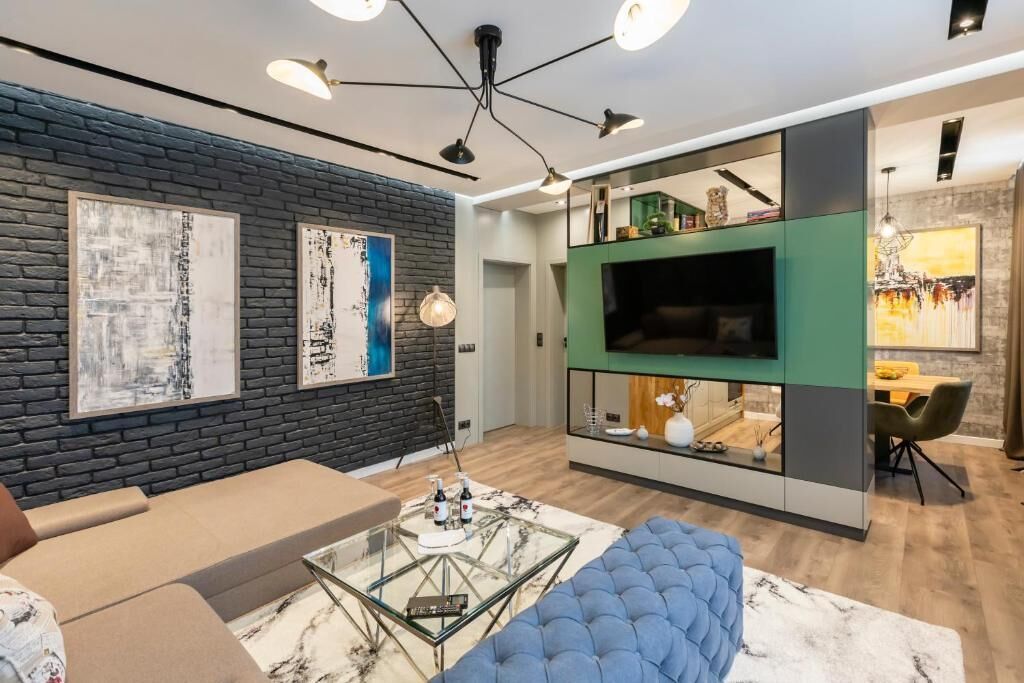 Deluxe Apartment, City View | Living area