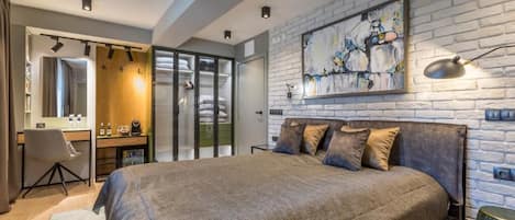 Double Room | Iron/ironing board, free WiFi