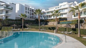 House - Luxury 3-bedroom Apartment in Higuer n (Fuengirola)