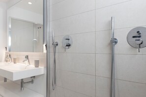 House - Luxury 3-bedroom Apartment in Higuer n (Fuengirola)