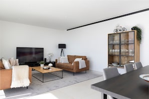 3 bedrooms - Luxury 3-bedroom Apartment in Higuer n (Fuengirola)