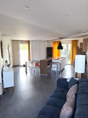 Smart TV - Modern 3* family home near beach and market (Châtelaillon-Plage)