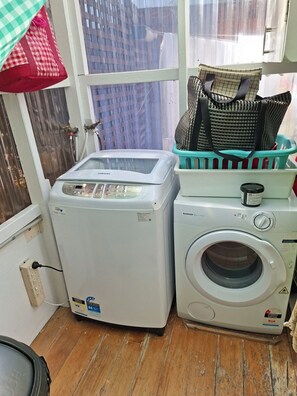 Interior - Polly's Perch (Waikawa)