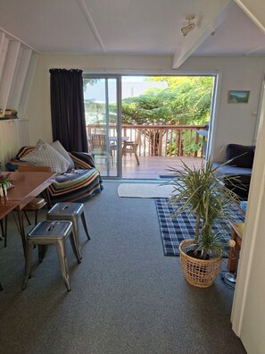 Unclassified image, 3 of 34, button - Polly's Perch (Waikawa)