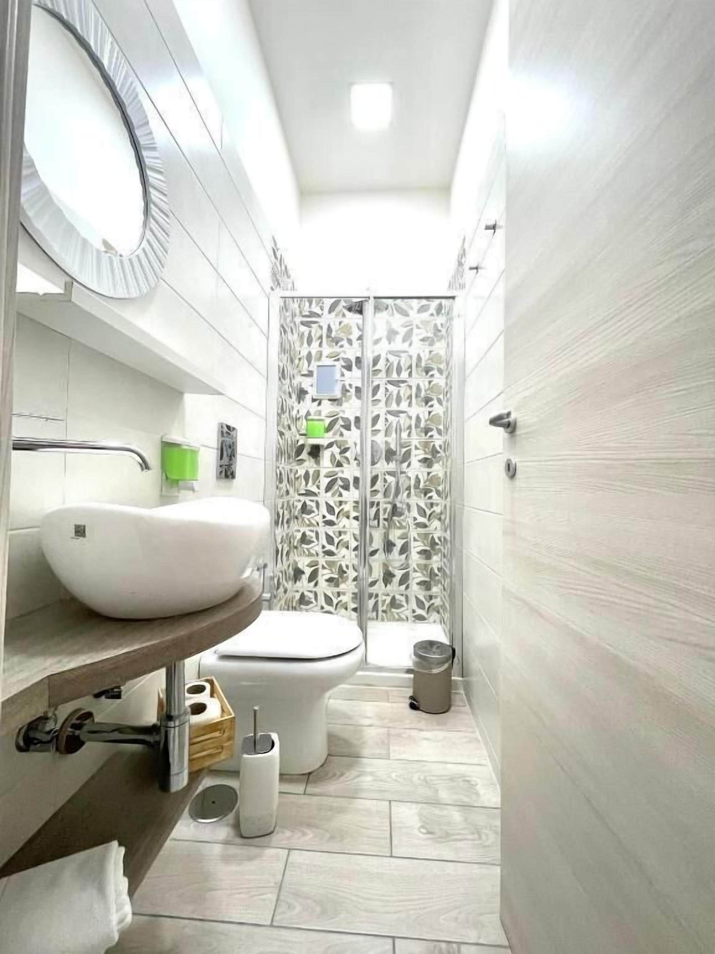 Camera Economy con 2 letti singoli | Bagno | Doccia, set di cortesia gratuito, asciugacapelli, accappatoio