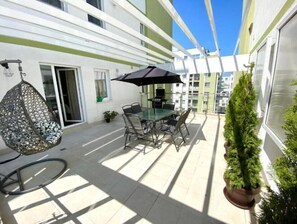 Outdoor dining - MoHost Alpine Calm - 2BR Hideaway (Brașov)