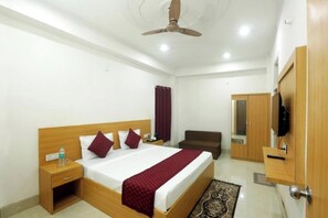 Double Room | Iron/ironing board, free WiFi - Hotel Dwarkadhish Plaza (Ayodhya)
