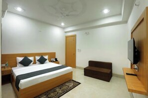 Double Room | Iron/ironing board, free WiFi - Hotel Dwarkadhish Plaza (Ayodhya)