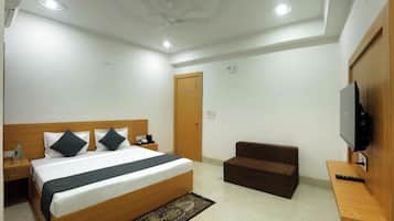 Iron/ironing board, free WiFi