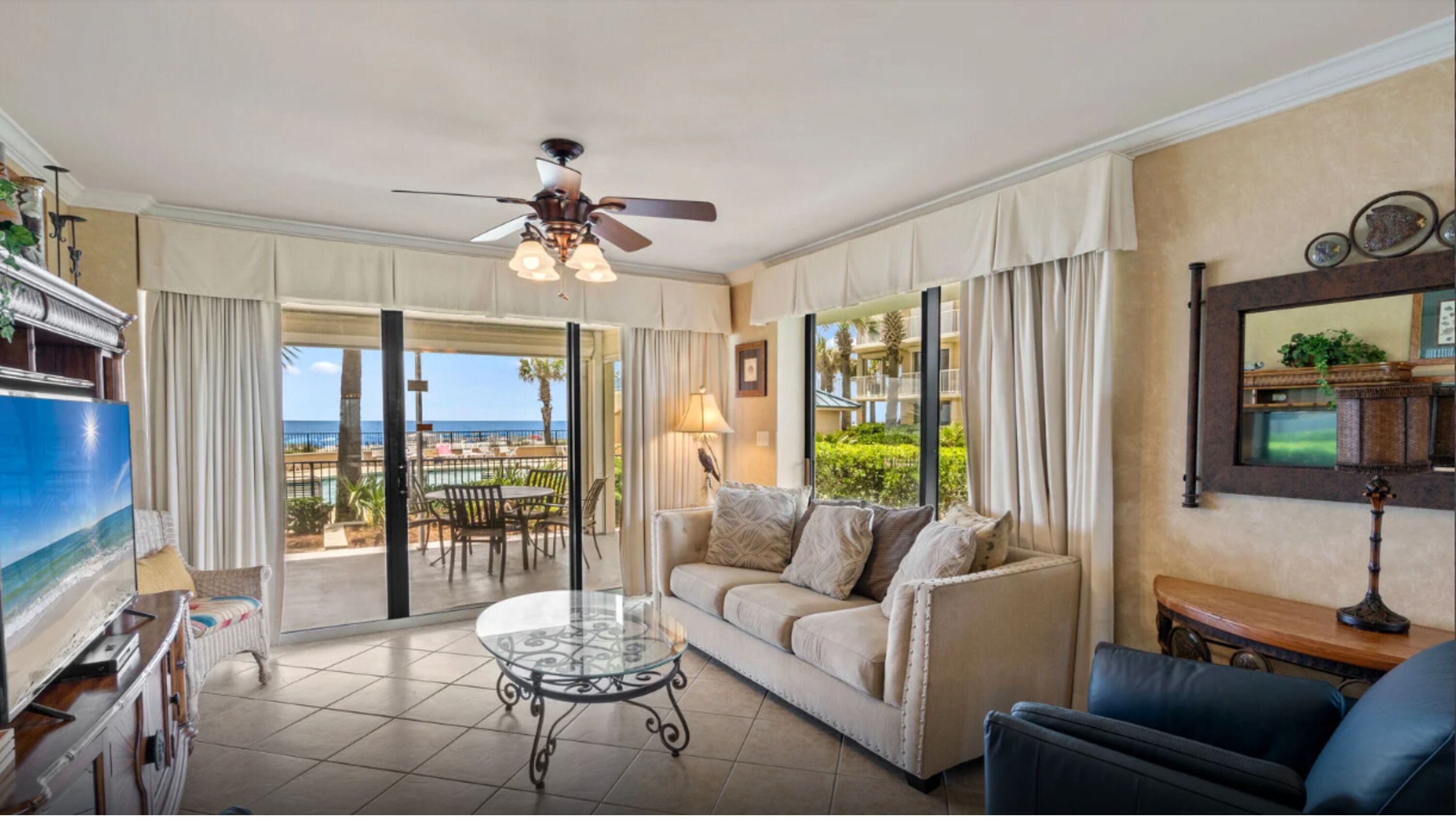Signature Condo, 3 Bedrooms, Hot Tub, Beach View | Living room | 45-inch Smart TV with cable channels