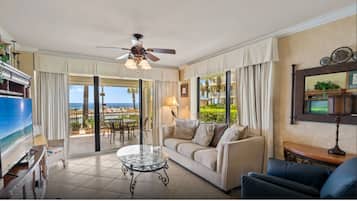 Signature Condo, 3 Bedrooms, Hot Tub, Beach View | Living room | 45-inch Smart TV with cable channels