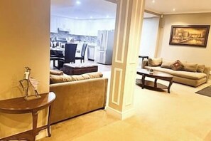 TV, fireplace - Private 2BR Guest Suite • King Bed • Parking (Mississauga)