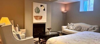 Private 2BR Guest Suite • King Bed • Parking
