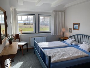 3 bedrooms, free WiFi, bed sheets - Plenty of space to arrive - your family oasis on the Bodden for 6 people (Born a. Darß)