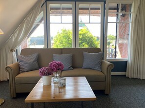 TV, ping pong, books, stereo - Vacation with a view - your maisonette apartment on the Bodden (Born a. Darß)
