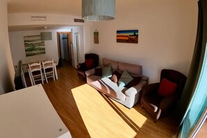 Living area - Retreat in Güéjar Sierra – Terrace, Views and Comfort (Güejar Sierra)