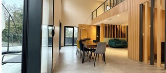 Villa L'Oasis, a quiet interlude on the outskirts of Lyon