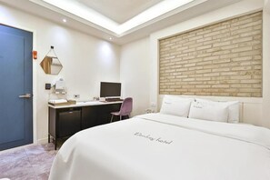Desk, free WiFi - DK hotel (Incheon)