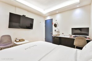 Desk, free WiFi - DK hotel (Incheon)