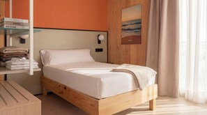 Apartamento familiar | Escritorio, espacio para trabajar con un portátil, cortinas opacas