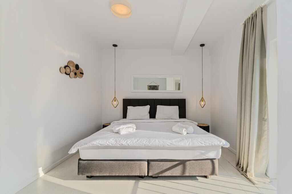 Blackout curtains, iron/ironing board, free WiFi