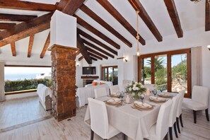 Dining - Charming rustic villa with sea views in Playa del Faro Camarinal (Tarifa)