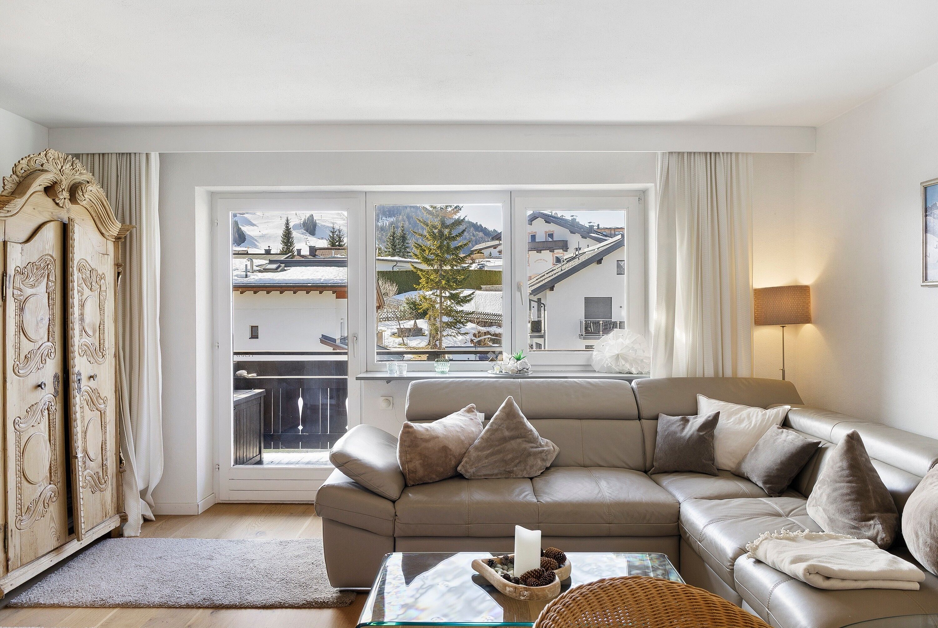 Fernseher, Tischtennisplatte