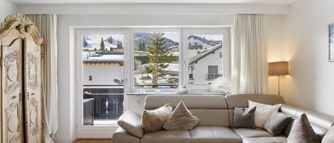 テレビ、卓球台