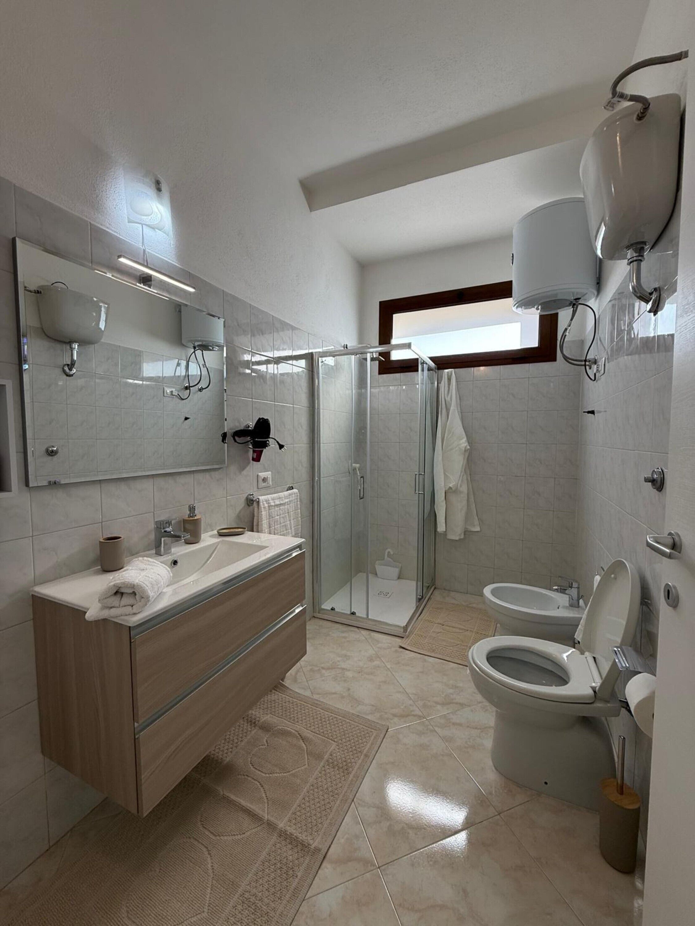 Dusche, Haartrockner, Handtücher