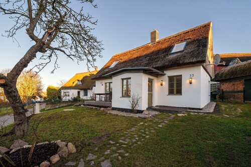 Ferienhaus am See in Sellin mit Terrasse, Garten und moderner Ausstattung auf Us