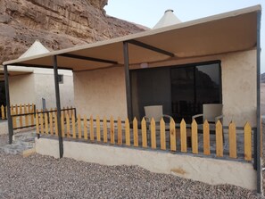 Chambre avec lits jumeaux, vue sur le désert | Extérieur