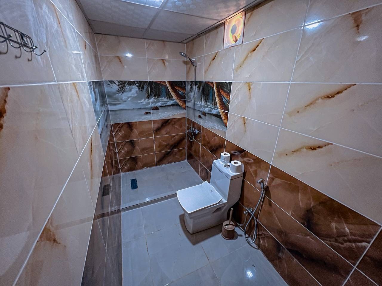 Basic Twin Room, Desert View | Bathroom | Separate tub and shower, towels, soap, shampoo