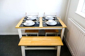 Dining - Home In Longwell Green  Inbetween Bristol and Bath (Longwell Green)