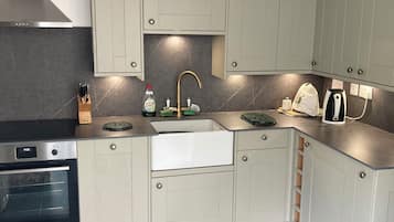 Micro-ondes, four, lave-vaisselle