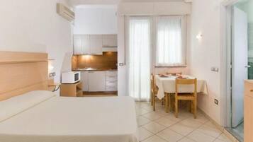 Firemannsrom, balkong | Safe på rommet, wi-fi (inkludert) og rullestolvennlig